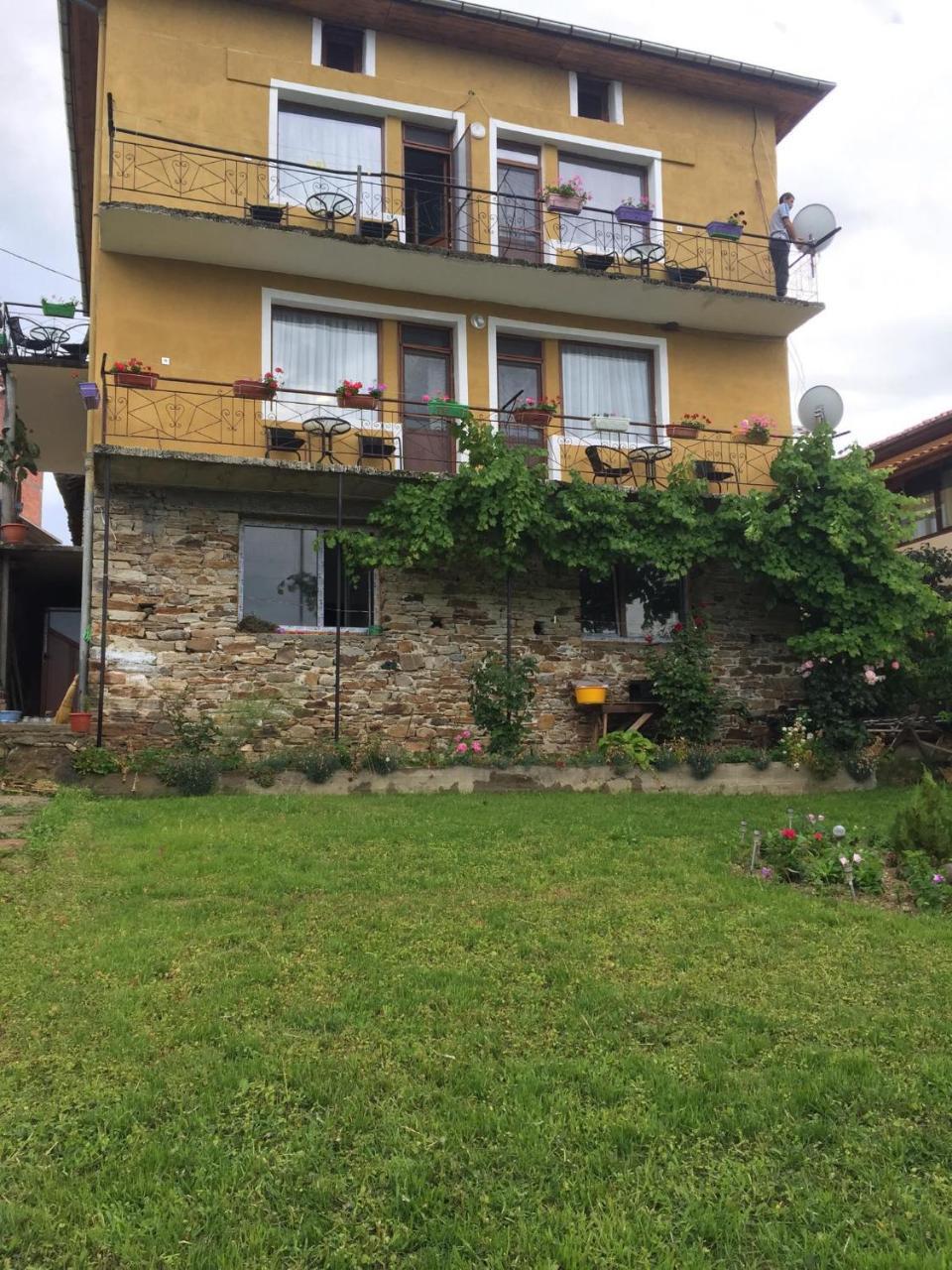 Kribul Guest House Agush מראה חיצוני תמונה